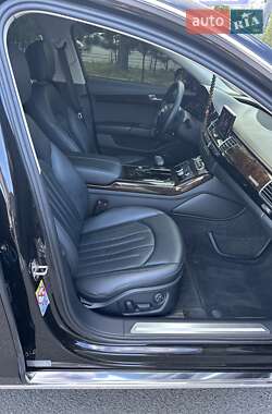 Седан Audi A8 2017 в 