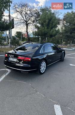 Седан Audi A8 2017 в 
