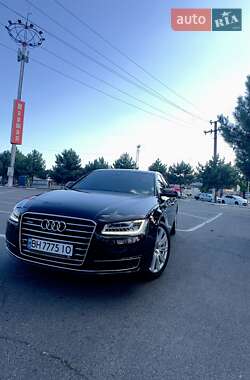 Седан Audi A8 2017 в 
