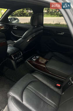 Седан Audi A8 2012 в 