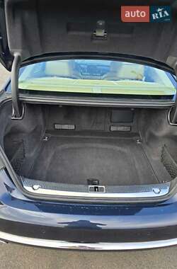 Седан Audi A8 2013 в 