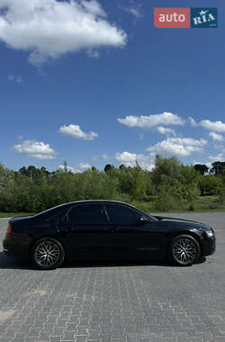 Седан Audi A8 2010 в 