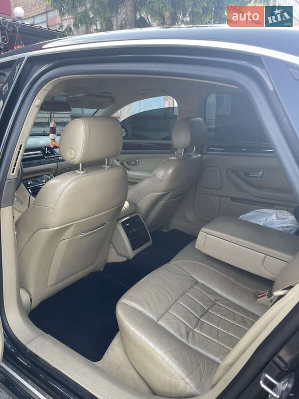 Седан Audi A8 2005 в Днепре