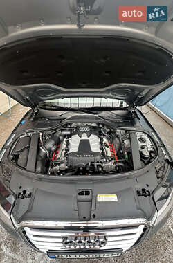 Седан Audi A8 2013 в 