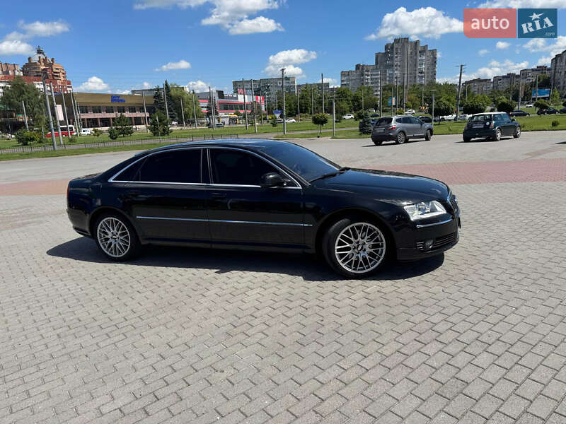 Седан Audi A8 2005 в Львові