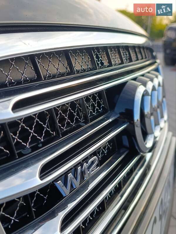 Седан Audi A8 2012 в Львове
