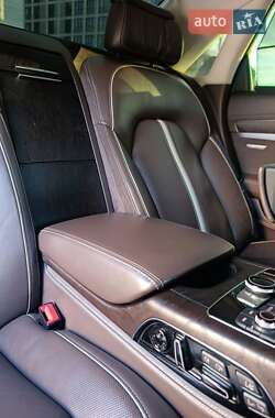 Седан Audi A8 2012 в 