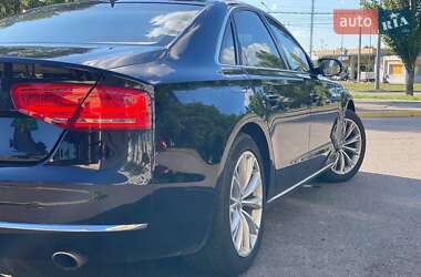 Седан Audi A8 2010 в 