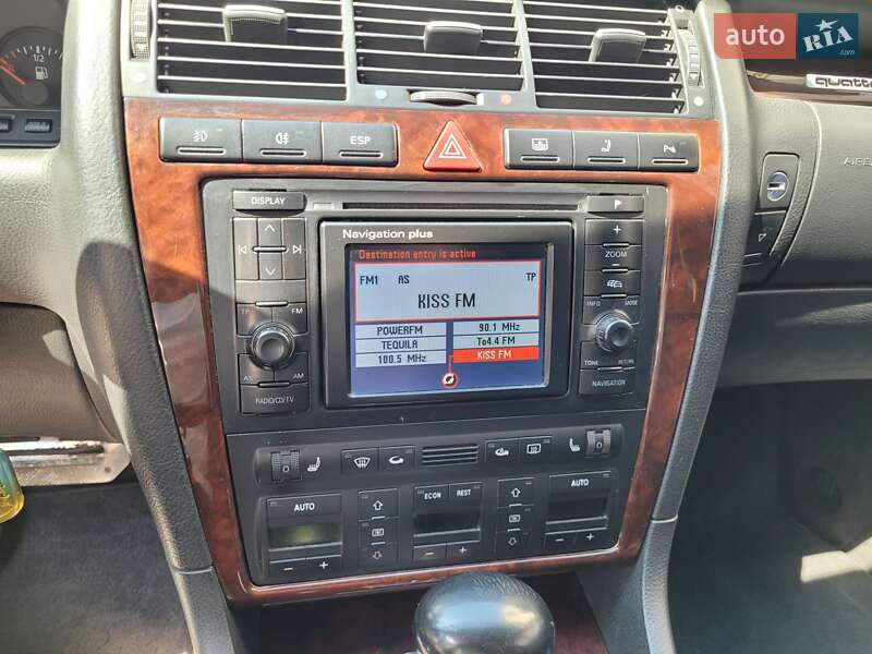 Седан Audi A8 2001 в Днепре