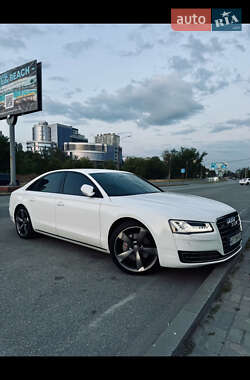 Седан Audi A8 2014 в 
