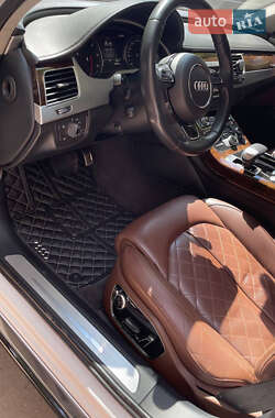 Седан Audi A8 2014 в 