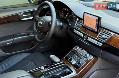 Седан Audi A8 2016 в 