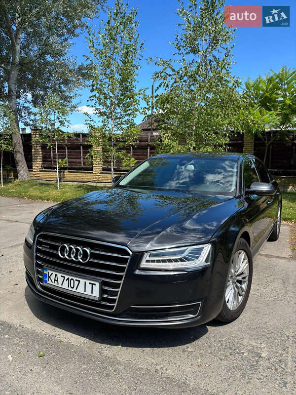 Седан Audi A8 2014 в 