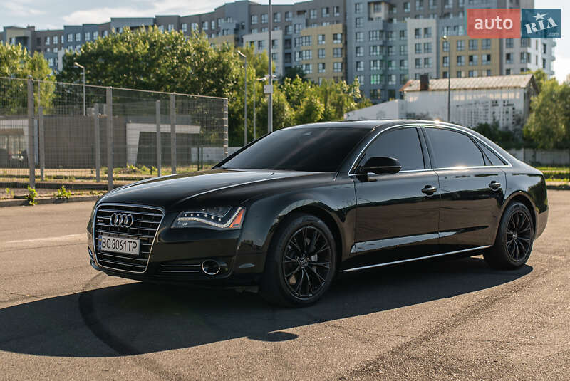 Седан Audi A8 2013 в Львове