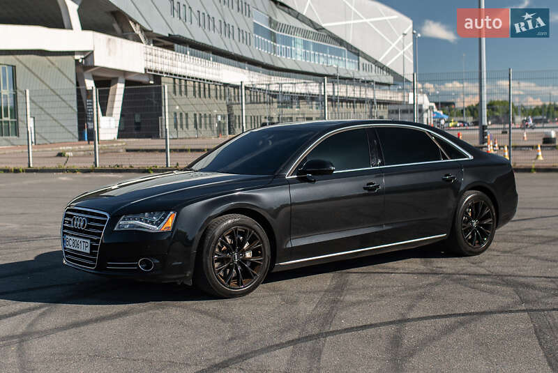 Седан Audi A8 2013 в Львове