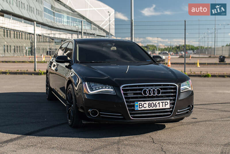 Седан Audi A8 2013 в Львове