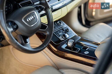Седан Audi A8 2013 в 