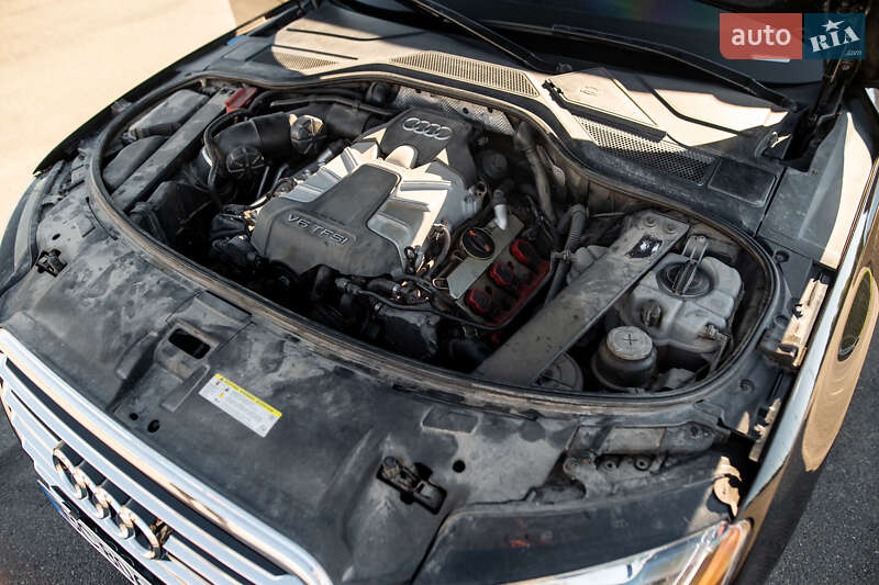 Седан Audi A8 2013 в Львове