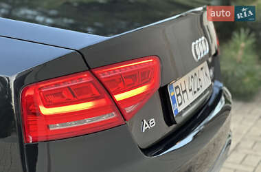 Седан Audi A8 2012 в 