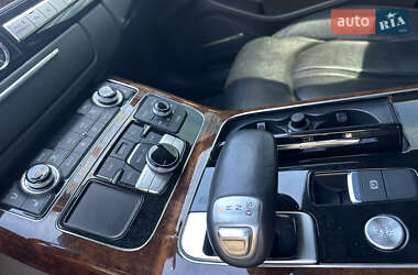 Седан Audi A8 2013 в 