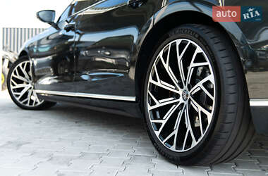 Седан Audi A8 2018 в 