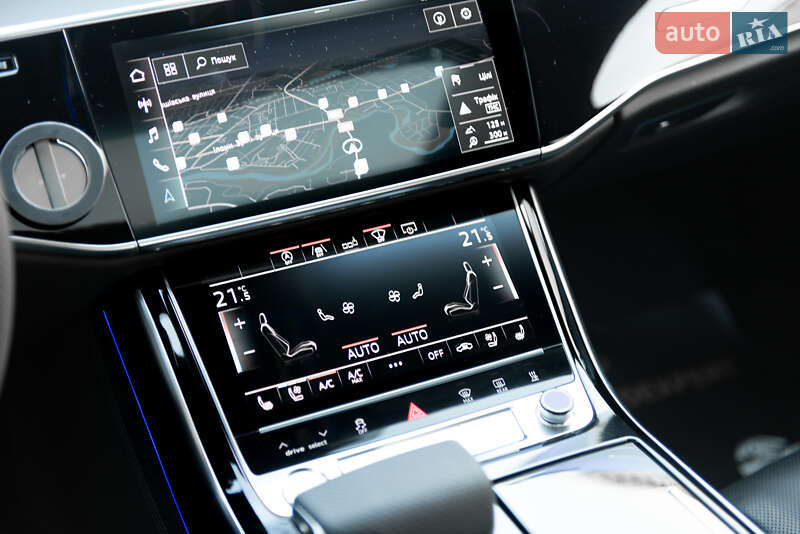 Седан Audi A8 2018 в Мукачево