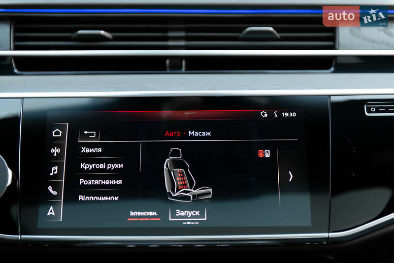 Седан Audi A8 2018 в Мукачево