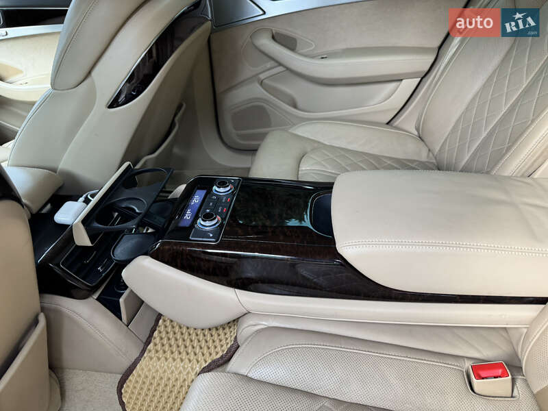 Седан Audi A8 2013 в Киеве