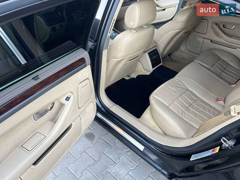 Седан Audi A8 2005 в Днепре