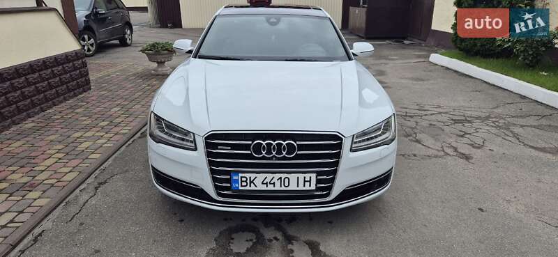 Седан Audi A8 2015 в Рівному