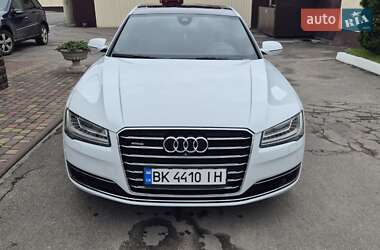 Седан Audi A8 2015 в 