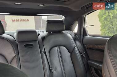 Седан Audi A8 2015 в 