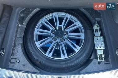Седан Audi A8 2017 в 