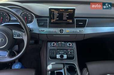 Седан Audi A8 2017 в 