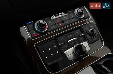 Седан Audi A8 2016 в 