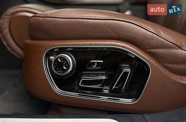 Седан Audi A8 2016 в 