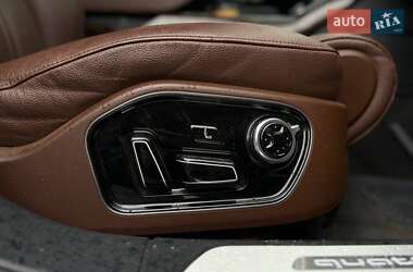 Седан Audi A8 2016 в 