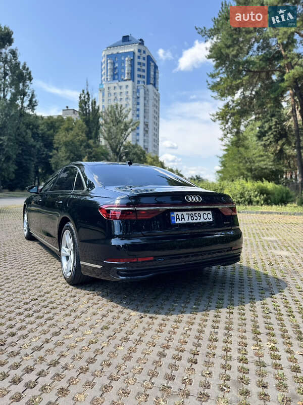 Седан Audi A8 2022 в Києві