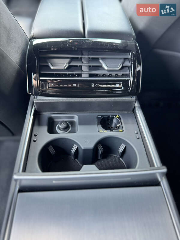 Седан Audi A8 2022 в Києві