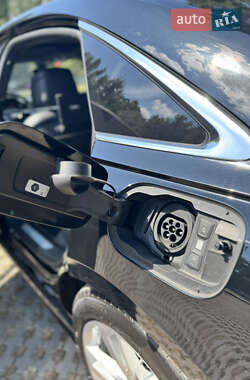 Седан Audi A8 2022 в 