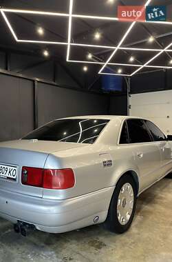 Седан Audi A8 2000 в 