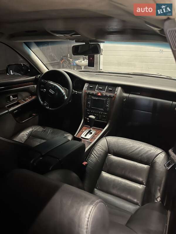 Седан Audi A8 2000 в Львове