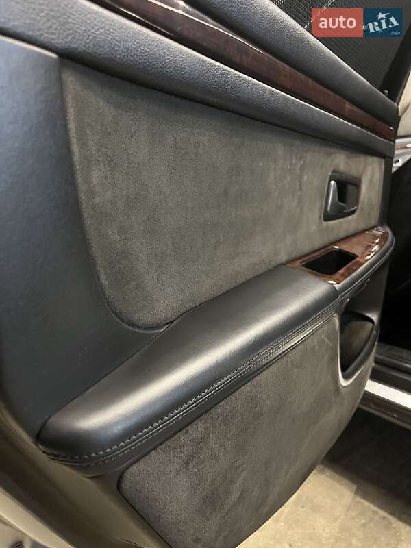 Седан Audi A8 2000 в Львове