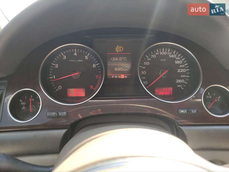 Седан Audi A8 2004 в Зіньківі
