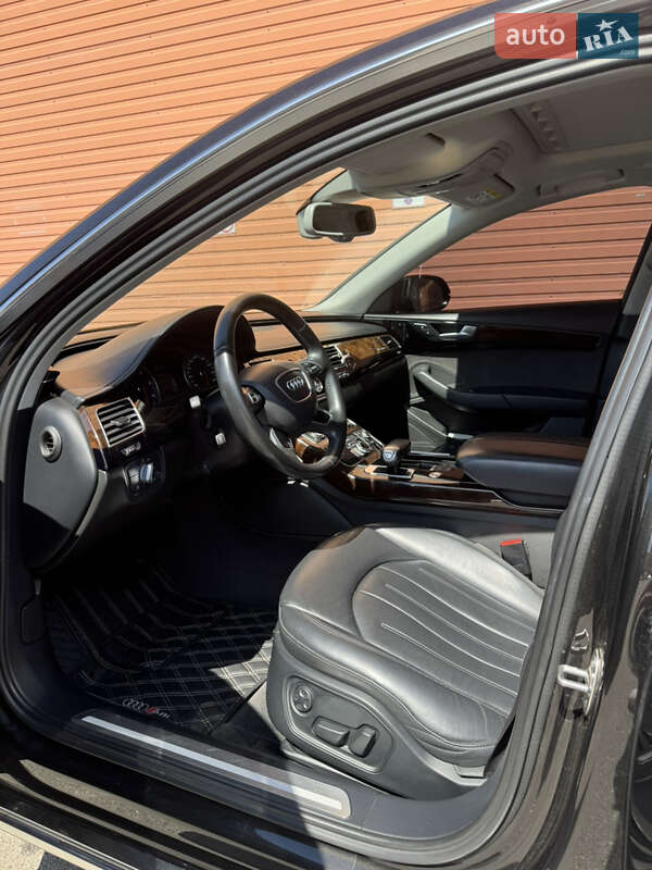 Седан Audi A8 2017 в Киеве