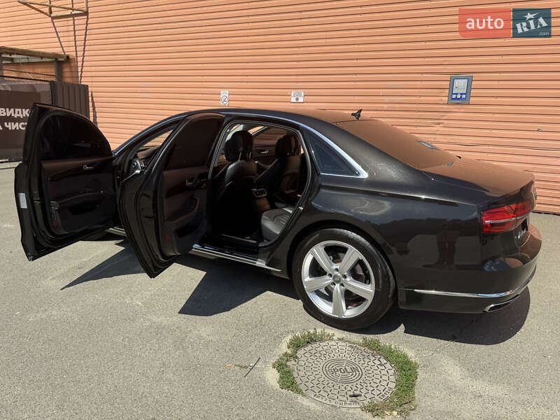 Седан Audi A8 2017 в Киеве