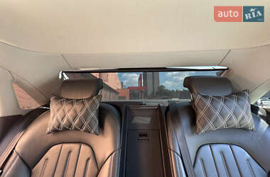 Седан Audi A8 2017 в 