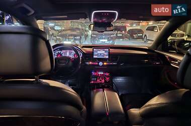 Седан Audi A8 2015 в 
