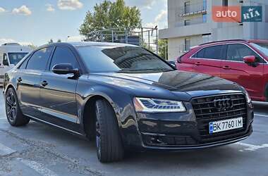 Седан Audi A8 2015 в 