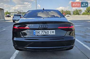 Седан Audi A8 2015 в 